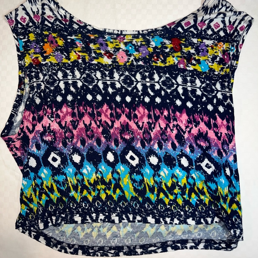 Unknown Brand Soft Colorful Crop Shirt Size S/M